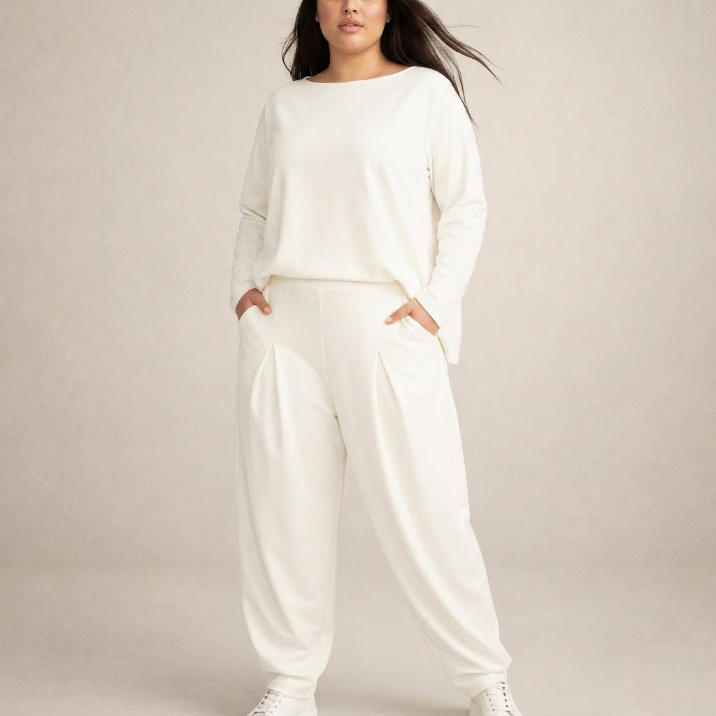 Elżbieta | Minimalist Set - Plus size model