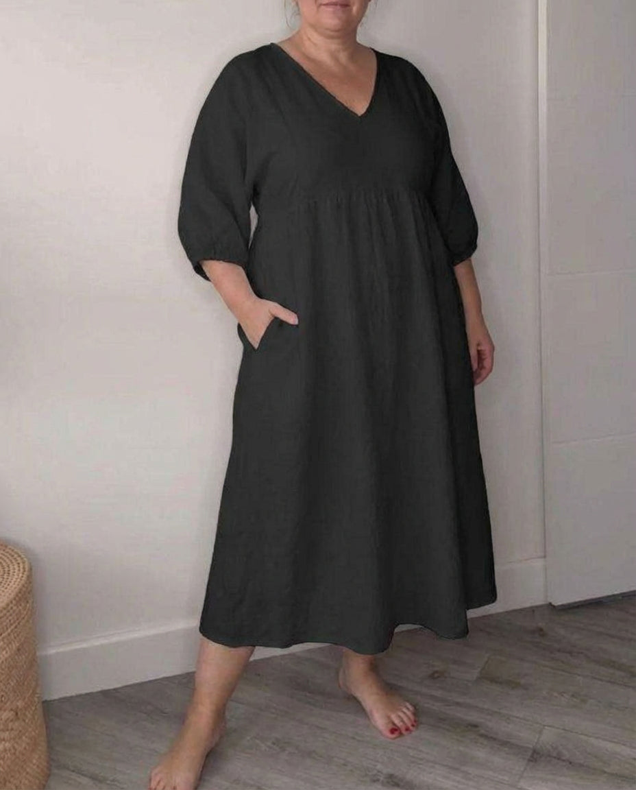 Thalyssa | Elegant Maxi Dress - Plus size model
