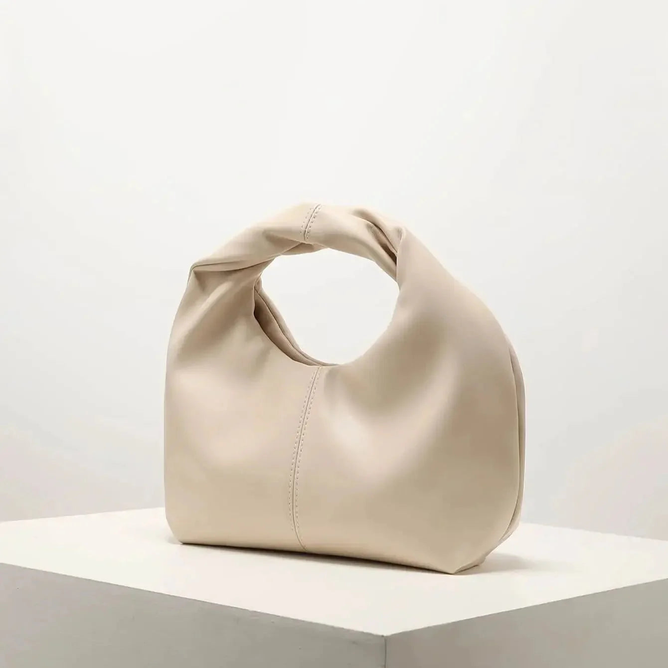 Gelyn Clutch Leather Bag